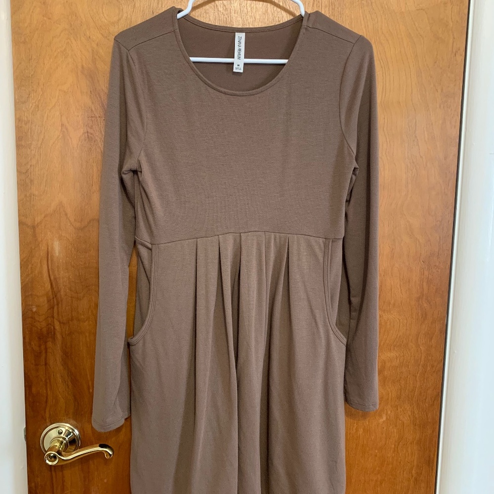 Zenana Women's Long Sleeve Tan Dress Crew Neck with Pockets Medium